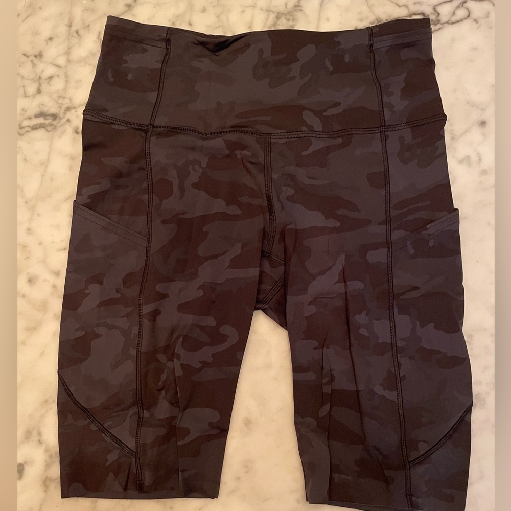 Lululemon fast and free shorts 10 in